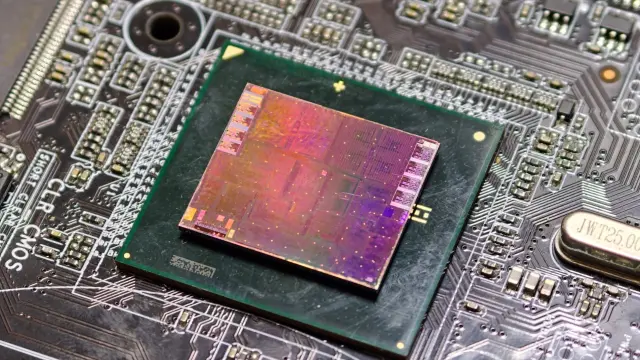 AI需求引发PCB短缺，PC厂商订单排至2030年